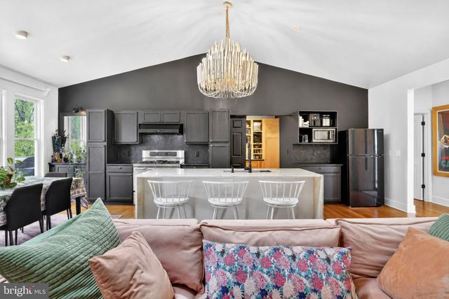 339 PIEDMONT AVE, Washington, VA 22747