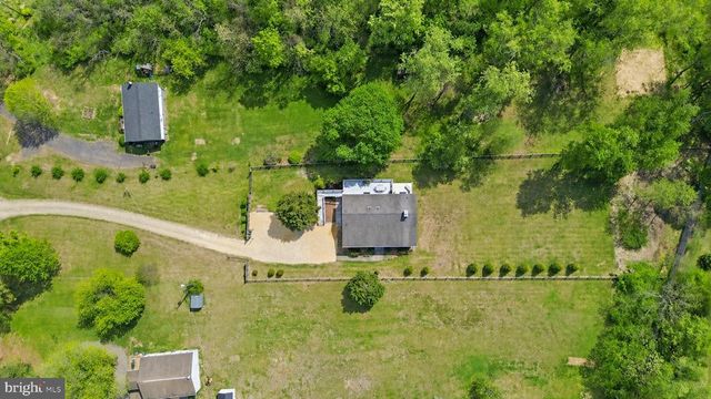 339 PIEDMONT AVE, Washington, VA 22747