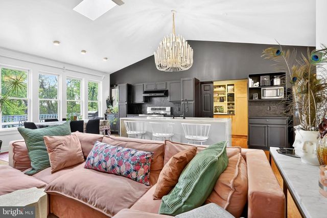 339 PIEDMONT AVE, Washington, VA 22747