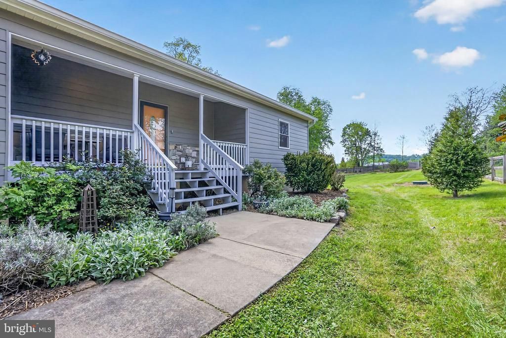 339 PIEDMONT AVE, Washington, VA 22747