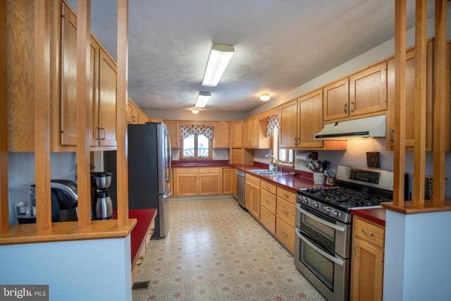 1086 CORTLAND DR, Lemont, PA 16851