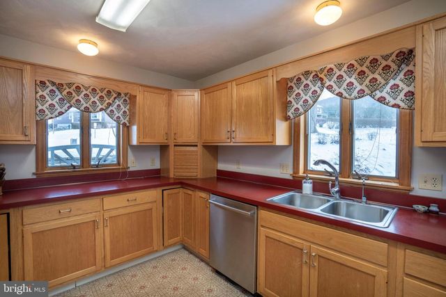 1086 CORTLAND DR, Lemont, PA 16851