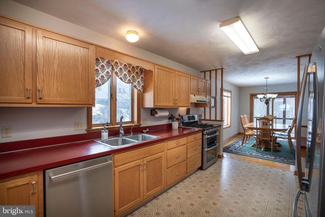 1086 CORTLAND DR, Lemont, PA 16851