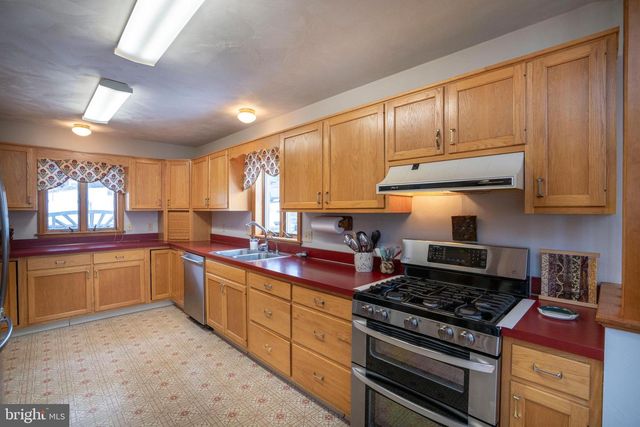 1086 CORTLAND DR, Lemont, PA 16851