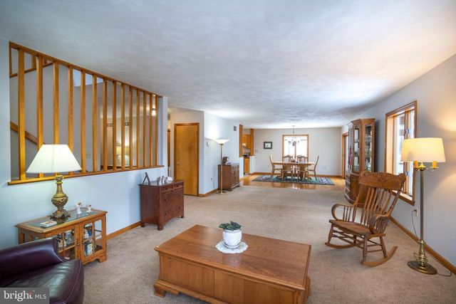 1086 CORTLAND DR, Lemont, PA 16851