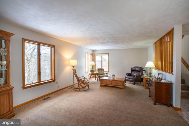 1086 CORTLAND DR, Lemont, PA 16851