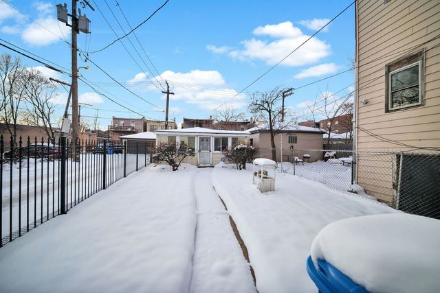1828 S Trumbull Avenue, Chicago, IL 60623