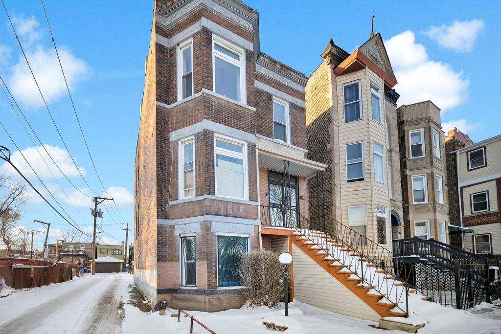 1828 S Trumbull Avenue, Chicago, IL 60623