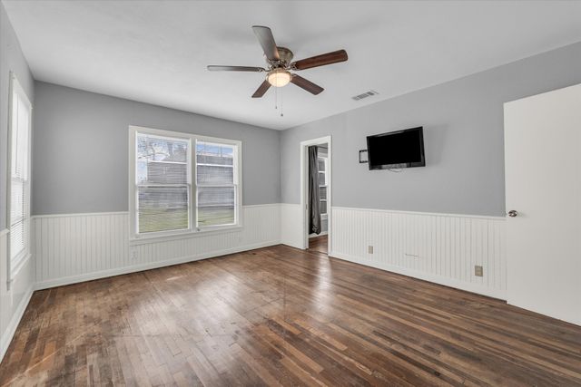 704 E McLennan Avenue, Mart, TX 76664