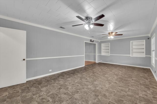 704 E McLennan Avenue, Mart, TX 76664