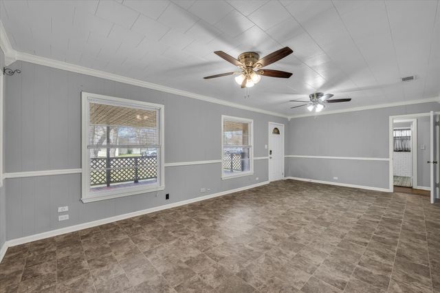 704 E McLennan Avenue, Mart, TX 76664