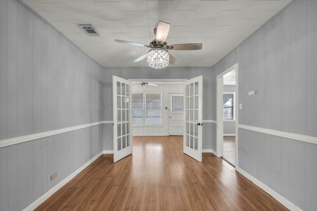 704 E McLennan Avenue, Mart, TX 76664