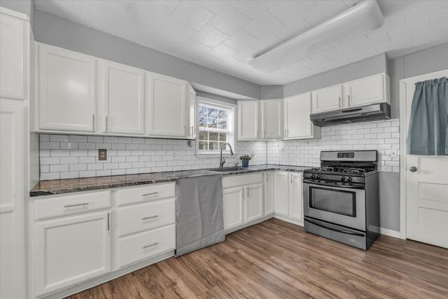 704 E McLennan Avenue, Mart, TX 76664