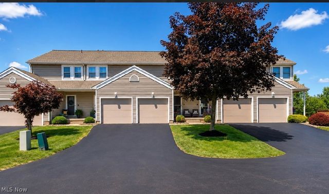 295 Pineview Drive NE, Warren, OH 44484