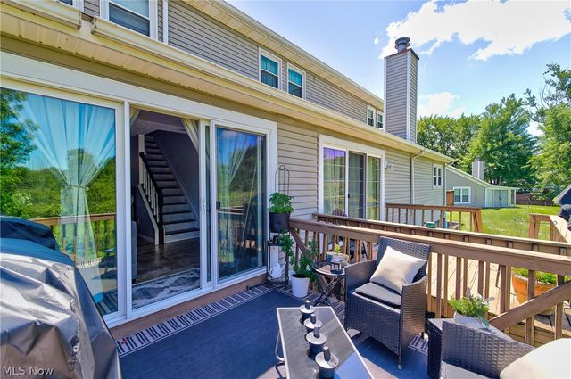 295 Pineview Drive NE, Warren, OH 44484