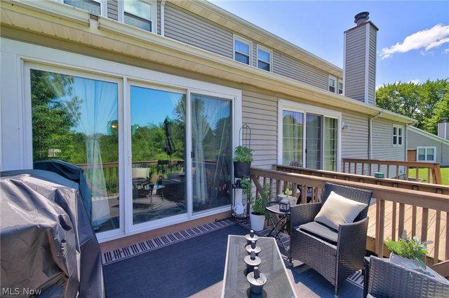 295 Pineview Drive NE, Warren, OH 44484