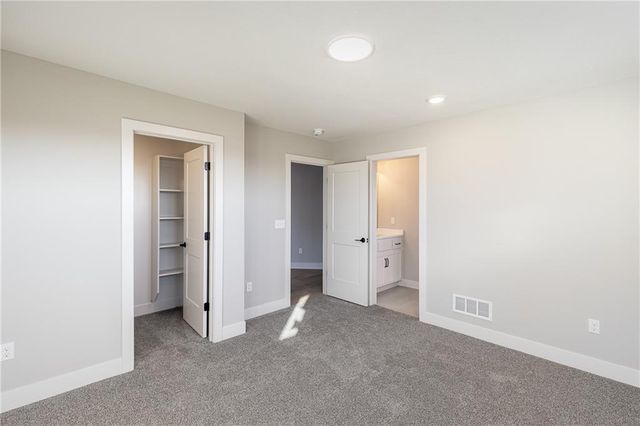 18456 Pawnee Lane, Overland Park, KS 66085