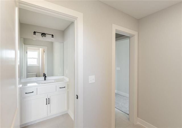 18456 Pawnee Lane, Overland Park, KS 66085