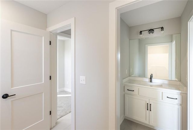 18456 Pawnee Lane, Overland Park, KS 66085