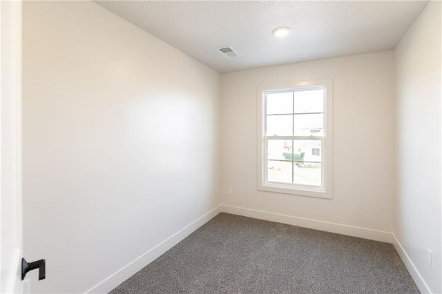 18456 Pawnee Lane, Overland Park, KS 66085