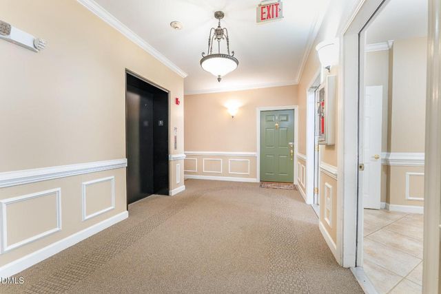 8231 Allyns Landing Way 101, Raleigh, NC 27615