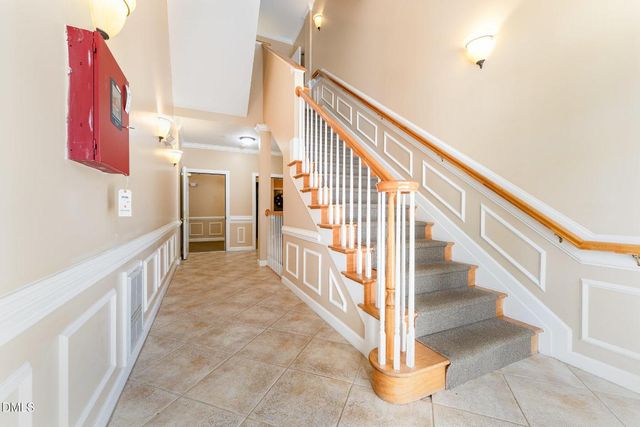 8231 Allyns Landing Way 101, Raleigh, NC 27615