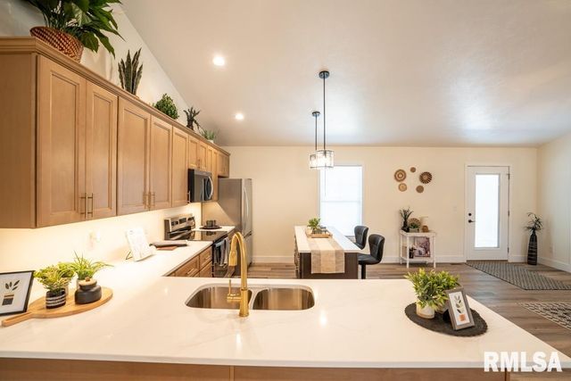 659 COPPER CREEK Lane, Herrin, IL 62948