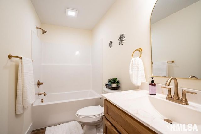 659 COPPER CREEK Lane, Herrin, IL 62948