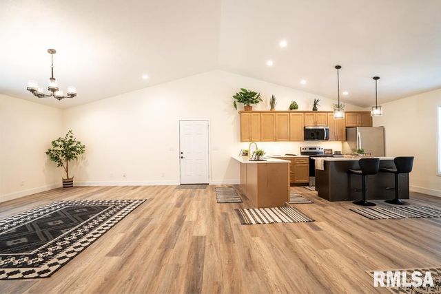 659 COPPER CREEK Lane, Herrin, IL 62948