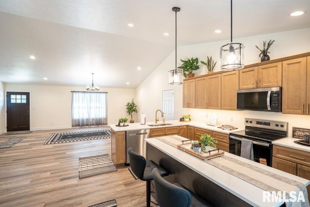 659 COPPER CREEK Lane, Herrin, IL 62948