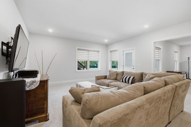 3170 Chase Point Dr, Franklin, TN 37067