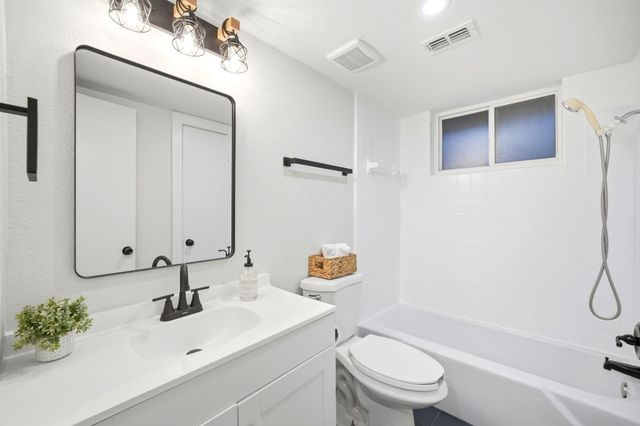6418 Silver Chalice Drive, Houston, TX 77088