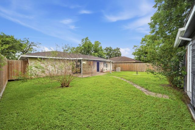 6418 Silver Chalice Drive, Houston, TX 77088