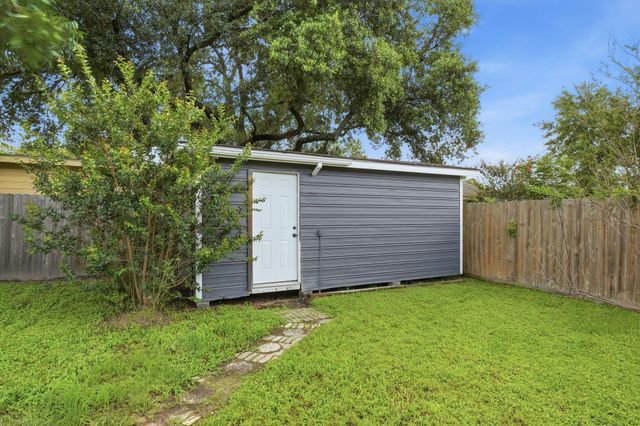 6418 Silver Chalice Drive, Houston, TX 77088