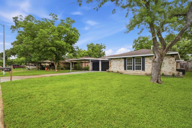 6418 Silver Chalice Drive, Houston, TX 77088