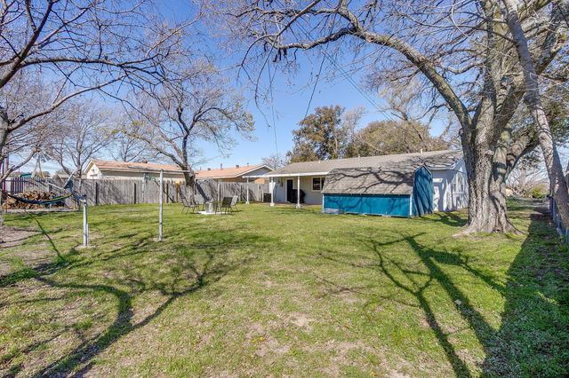 8141 Tumbleweed Trail, White Settlement, TX 76108
