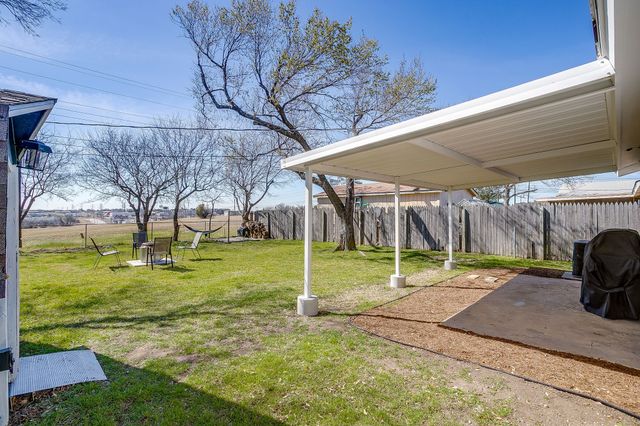 8141 Tumbleweed Trail, White Settlement, TX 76108