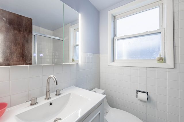 3941 W Ainslie Street, Chicago, IL 60625