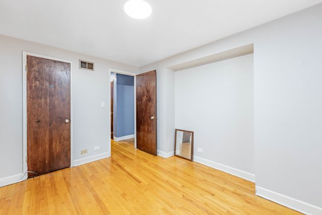 3941 W Ainslie Street, Chicago, IL 60625