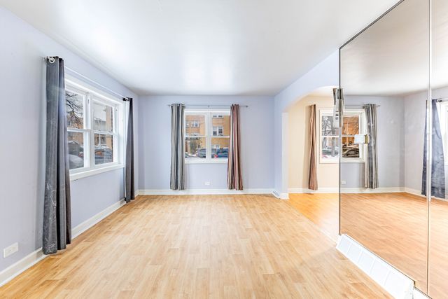 3941 W Ainslie Street, Chicago, IL 60625