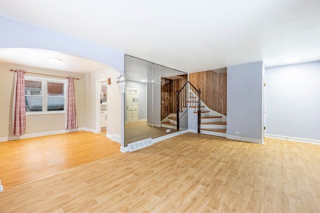 3941 W Ainslie Street, Chicago, IL 60625