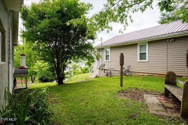 406 Hill Drive, Bristol, VA 24201