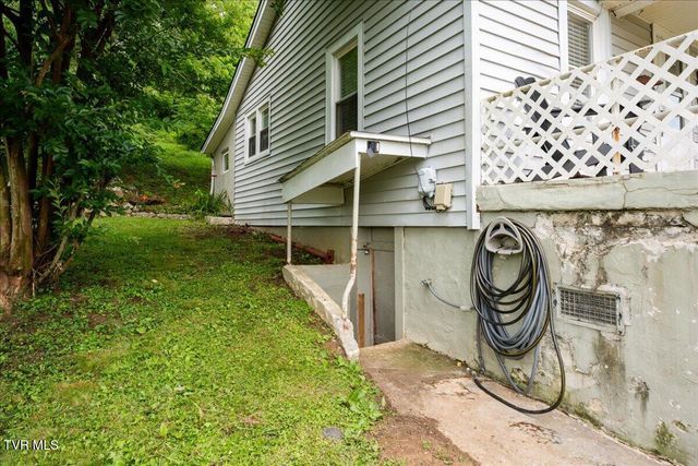 406 Hill Drive, Bristol, VA 24201