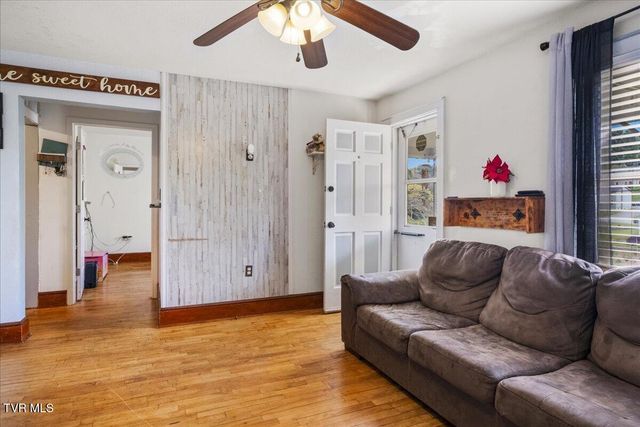 406 Hill Drive, Bristol, VA 24201