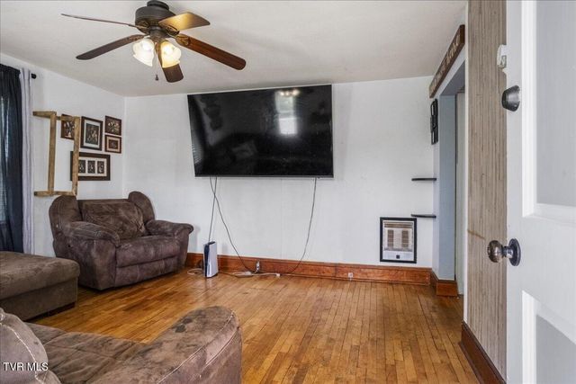 406 Hill Drive, Bristol, VA 24201