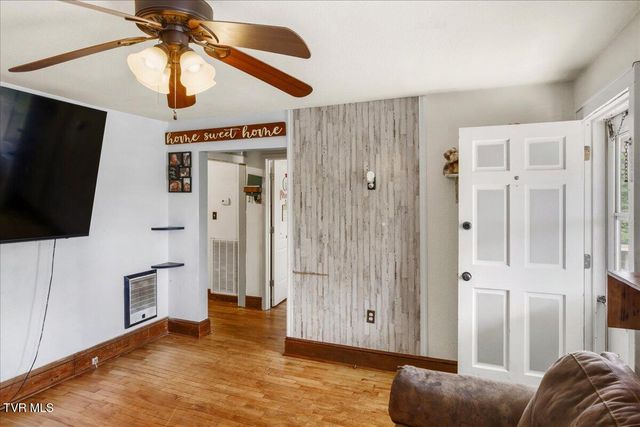 406 Hill Drive, Bristol, VA 24201