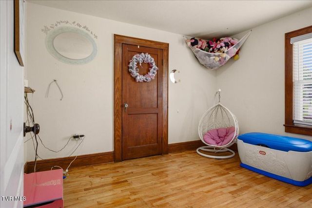406 Hill Drive, Bristol, VA 24201