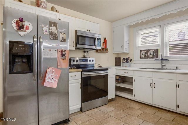 406 Hill Drive, Bristol, VA 24201