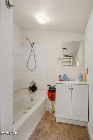 406 Hill Drive, Bristol, VA 24201