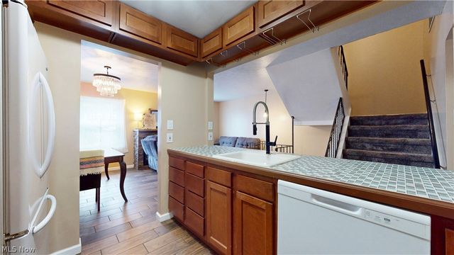 10540 Ravenna Road 14, Twinsburg, OH 44087